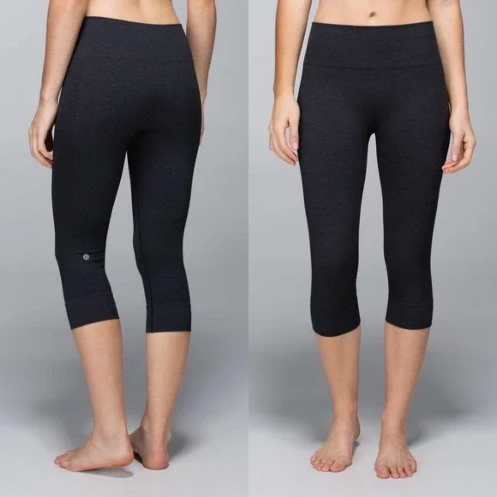 Lululemon Seamlessly Street Crop leggings in charcoal grey color size 4